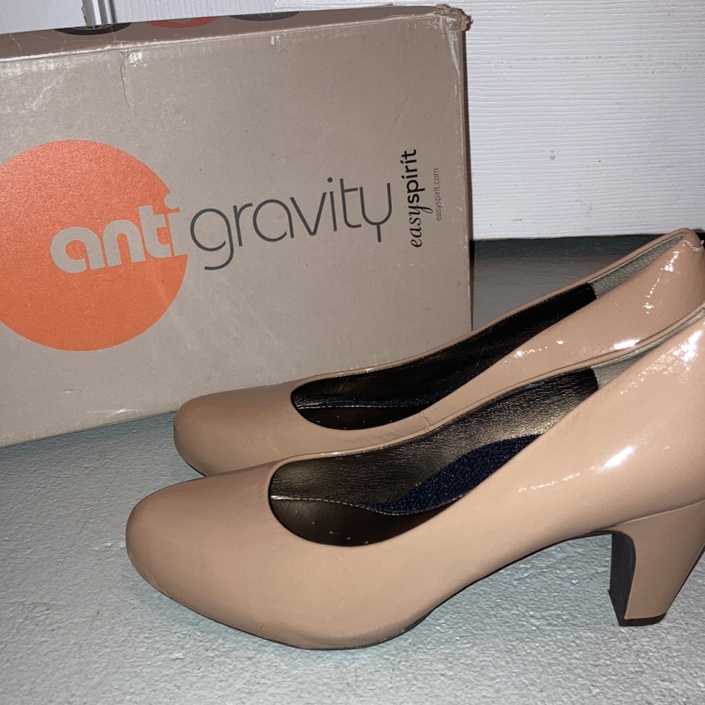 Easy Spirit Pumps ⭐️ - Picture 2 of 5
